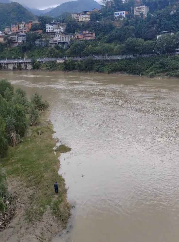 奥仁格管道新闻速递：昨夜今晨重大事件与天气预警