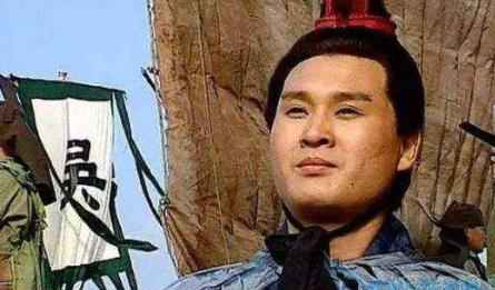 作为刘备的顾命大臣，李严为何被诸葛亮摘掉了“中都护”的军职