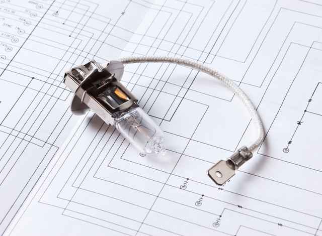 电力管PC pc灯管一闪一闪的是什么原因 电力管PC pc灯管一闪一闪的是什么原因