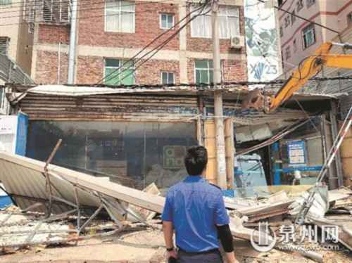 电力线路横穿楼层 联合执法消除隐患