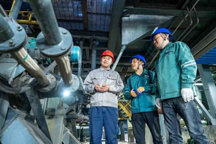 青岛供电公司筑牢供暖企业“电力生命线”，全力保障供暖季电力供应