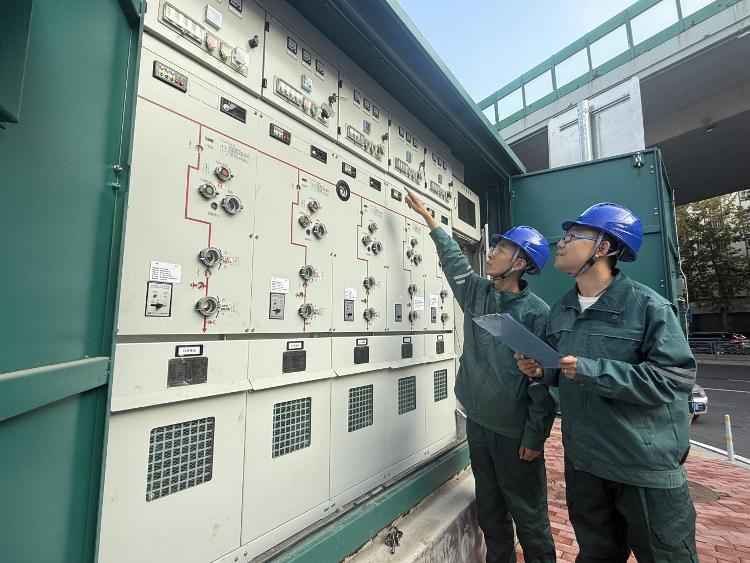 青岛供电公司筑牢供暖企业“电力生命线”，全力保障供暖季电力供应