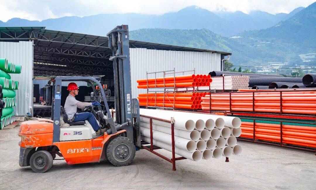 山西CPVC电力管厂家 四川福塑科技有限公司:以科技强实业 用爱心暖人心 山西CPVC电力管厂家 四川福塑科技有限公司:以科技强实业 用爱心暖人心