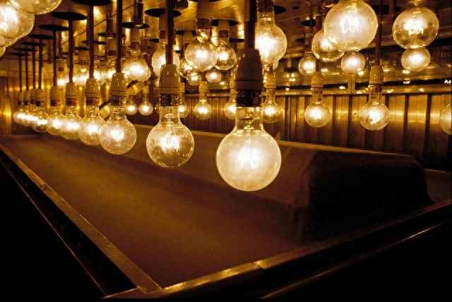 pc电力管 pc灯管一闪一闪的是什么原因