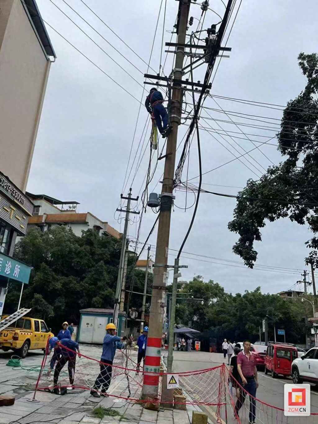 自贡电力管性价比揭秘：贡井街道老旧线路换新，奥仁格管道助力居民畅享安心电